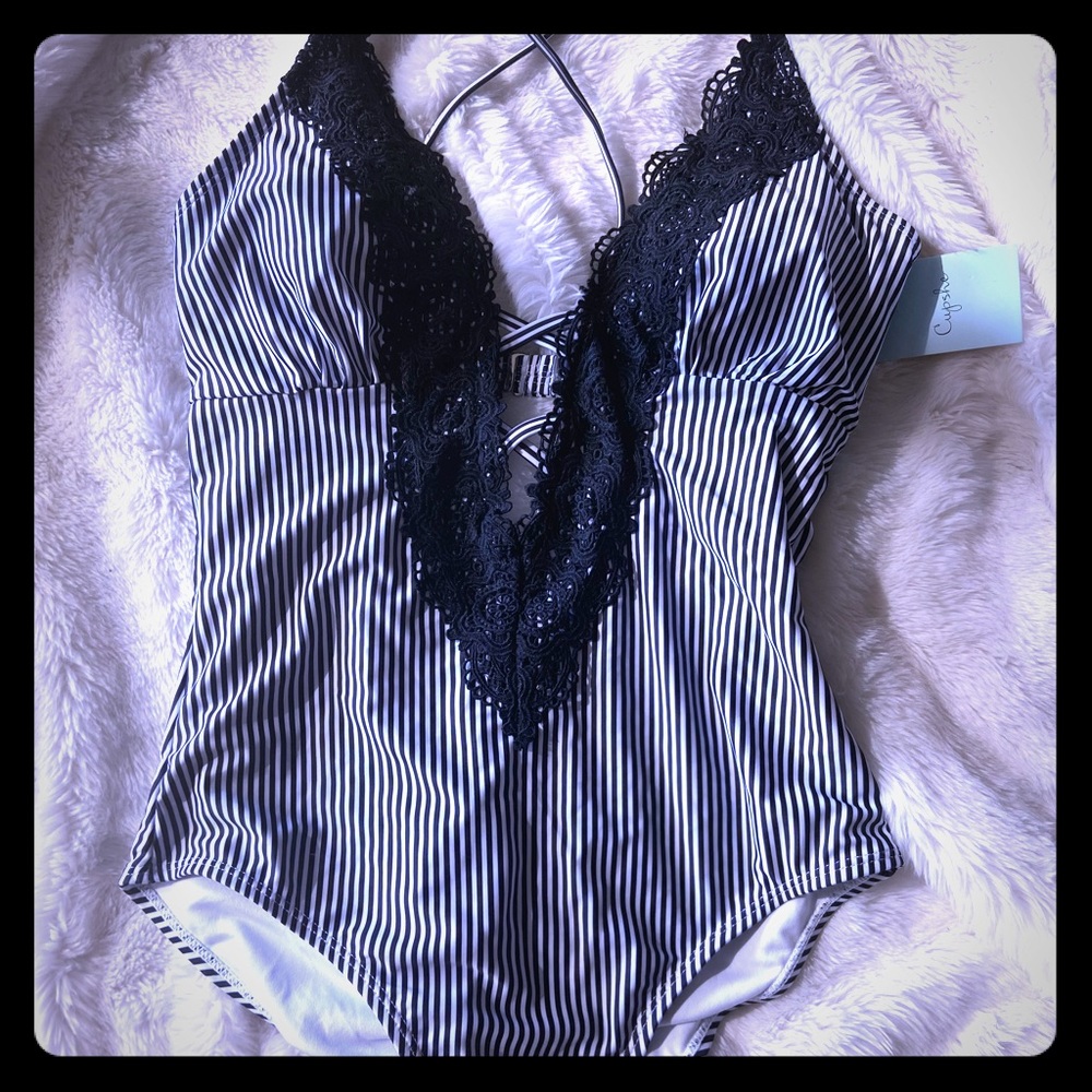 One pice Cupshe bathing suit